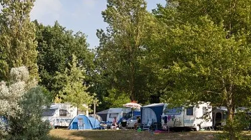 Campsite Les 3 Lacs du Soleil - Trept, Rhône-Alpes, France