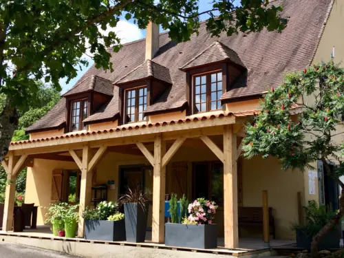 Campsite Les Charmes - Saint-André-d'Allas, Dordogne, France
